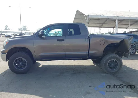 2013 Toyota Tundra Grade 5.7L V8 z USA, uszkodzony, nr VIN 5TFUY5F11DX303146